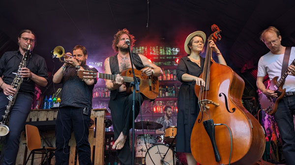 Bandfoto Robert Rausch und seine Zustände bei einem Live-Auftritt